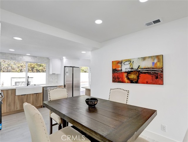 Detail Gallery Image 10 of 28 For 7191 Sunbreeze Dr, Huntington Beach,  CA 92647 - 3 Beds | 2 Baths