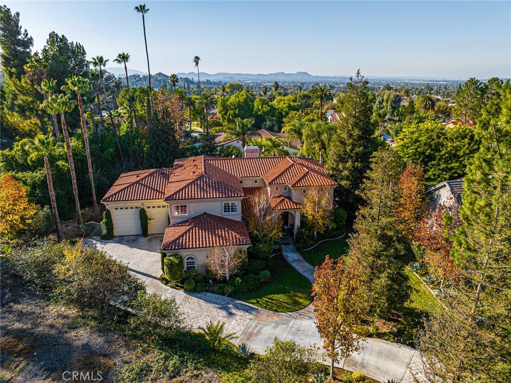 2150 Whistler Way, Riverside, CA 92506