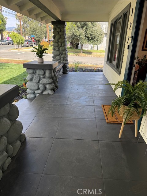 Detail Gallery Image 2 of 18 For 127 W Colton, Redlands,  CA 92374 - 3 Beds | 1/1 Baths