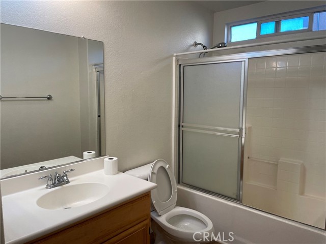 Detail Gallery Image 7 of 12 For 13849 Bluegrass, Victorville,  CA 92392 - 5 Beds | 4 Baths