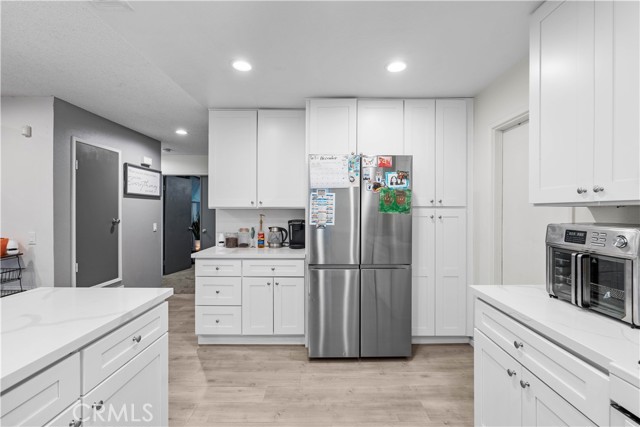 Detail Gallery Image 8 of 28 For 554 W Mariposa, Rialto,  CA 92376 - 4 Beds | 2 Baths