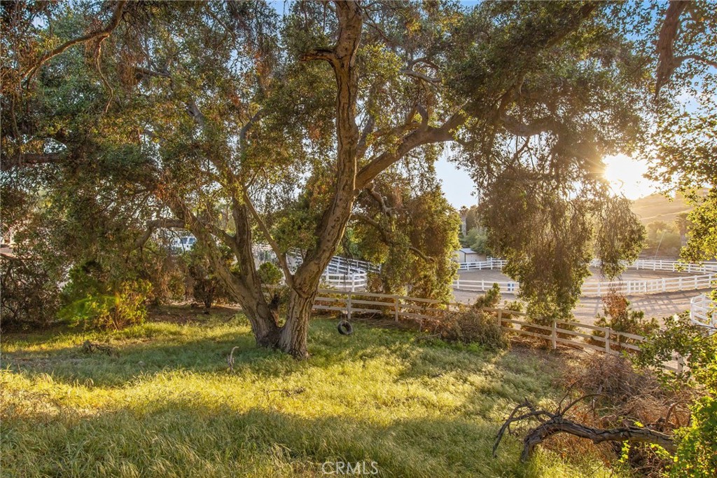 https://media.crmls.org/medias/61ba38b4-2fa8-48ff-8d8c-46944230f1d6.jpg?preset=X-Large