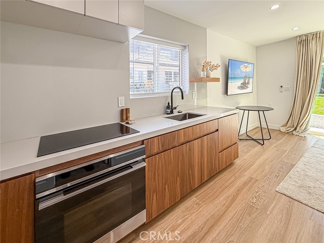Detail Gallery Image 49 of 54 For 22245 Welby Way, Woodland Hills,  CA 91303 - 4 Beds | 3 Baths