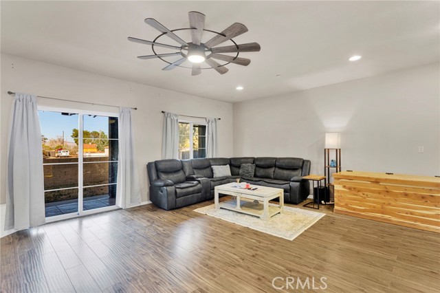 Detail Gallery Image 12 of 45 For 14193 Jicarilla Rd #302,  Apple Valley,  CA 92307 - 3 Beds | 3 Baths