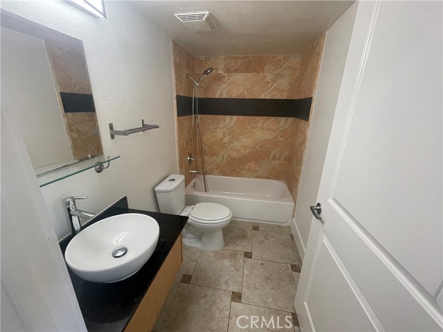Detail Gallery Image 23 of 33 For 11312 Huston St #8,  North Hollywood,  CA 91601 - 3 Beds | 2/1 Baths
