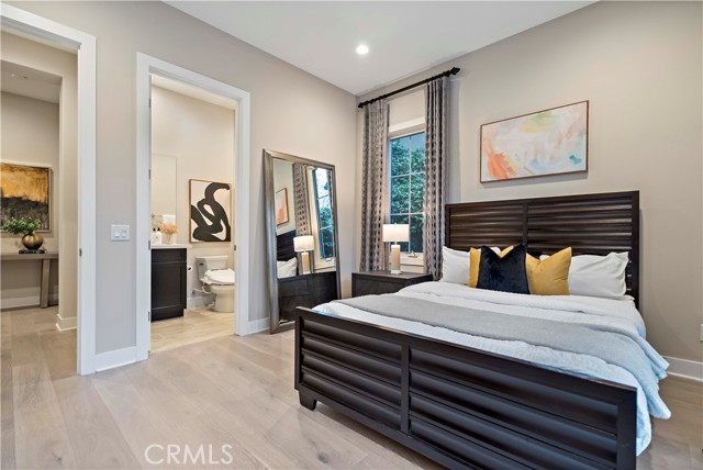 Detail Gallery Image 3 of 36 For 115 Interstellar, Irvine,  CA 92618 - 5 Beds | 5/1 Baths