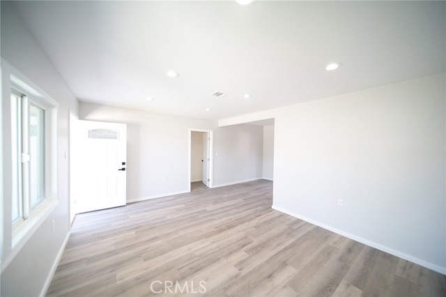 1336 W 118th Street, Los Angeles CA: https://media.crmls.org/medias/61bdf50d-2428-448b-a369-a0920bb3e462.jpg