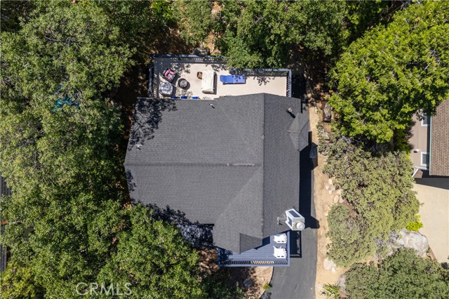 28833 Manitoba Drive, Lake Arrowhead CA: https://media.crmls.org/medias/61bdf8c9-d138-442d-bf36-7fd233cb14b7.jpg