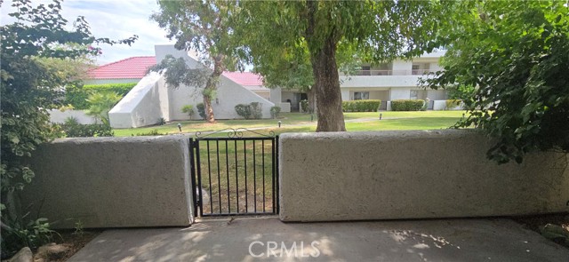 32505 Candlewood Drive, Cathedral City CA: https://media.crmls.org/medias/61be5167-48a3-4494-b6bd-1a1abd90ed23.jpg