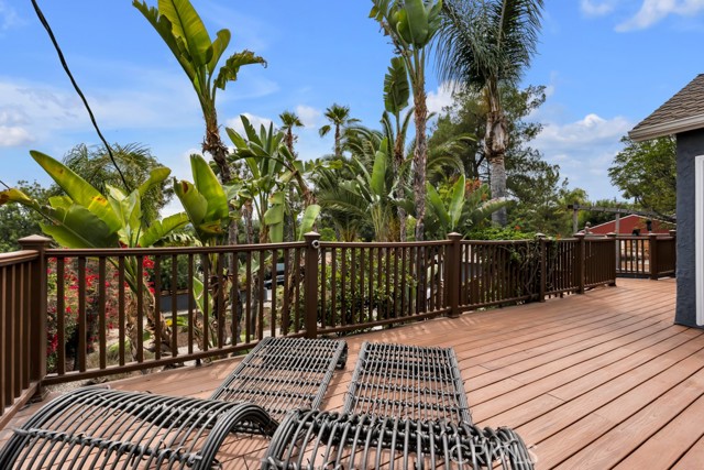 Detail Gallery Image 13 of 29 For 19419 Oxnard St, Tarzana,  CA 91356 - 4 Beds | 4 Baths