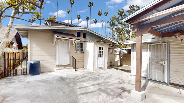 1638 W 51st Street, Los Angeles CA: https://media.crmls.org/medias/61bf7037-72be-41fd-a52f-54b32d501f4d.jpg