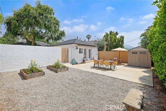 2482 New York Drive, Altadena CA: https://media.crmls.org/medias/61bfdbdb-efb0-4d50-895d-d246b5b2ce11.jpg