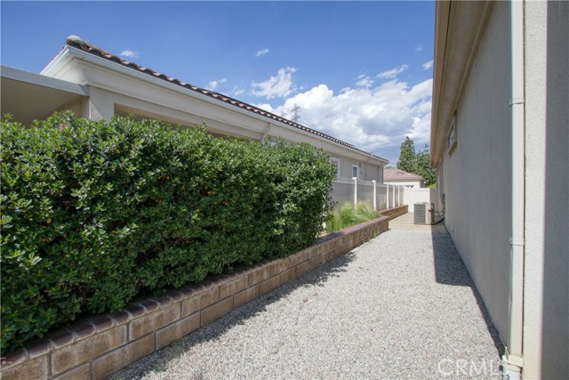 Detail Gallery Image 42 of 48 For 1589 Castle Pines Ln, Beaumont,  CA 92223 - 2 Beds | 2/1 Baths