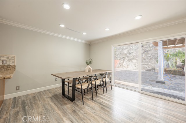 Detail Gallery Image 13 of 30 For 9434 Mclennan Ave, Northridge,  CA 91343 - 3 Beds | 2 Baths