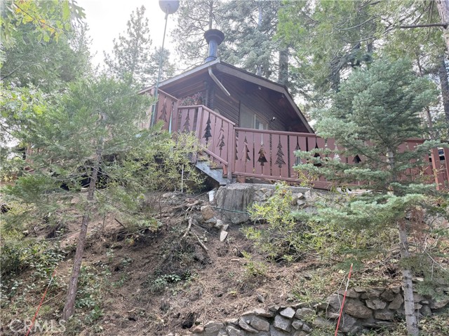 32145 Fern Drive, Running Springs, CA 92382