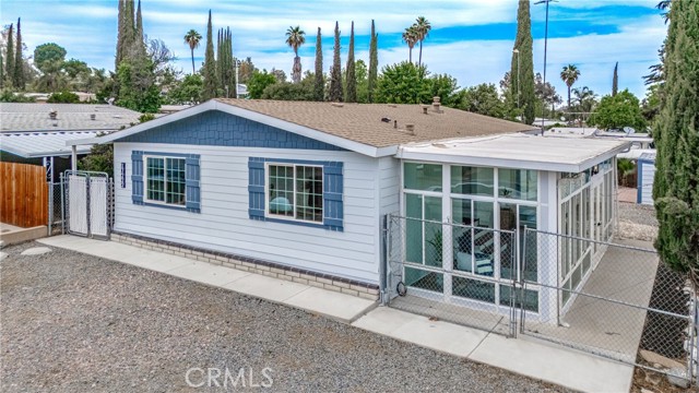 Detail Gallery Image 3 of 40 For 17222 Alameda Dr, Perris,  CA 92570 - 3 Beds | 2 Baths