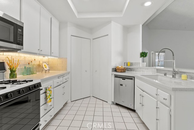 Detail Gallery Image 10 of 32 For 10371 Garden Grove Boulevard #20,  Garden Grove,  CA 92843 - 3 Beds | 3 Baths