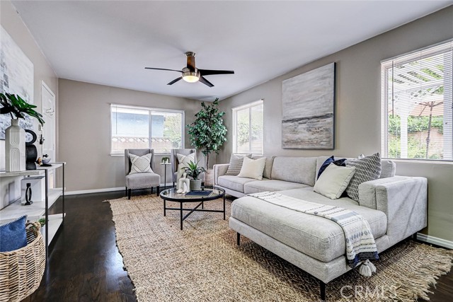 312 N Prospect Avenue, Redondo Beach CA: https://media.crmls.org/medias/61c19499-ae00-403f-b0bd-639f3d8a8f9d.jpg