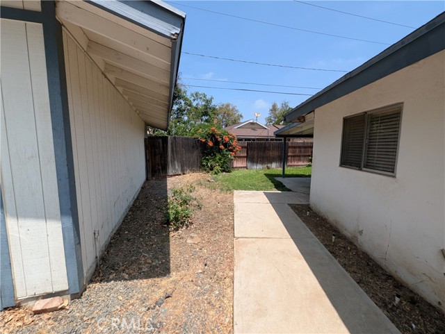 8619 Raintree Avenue, Riverside CA: https://media.crmls.org/medias/61c201f1-fa8c-42dd-b024-ef690881becf.jpg