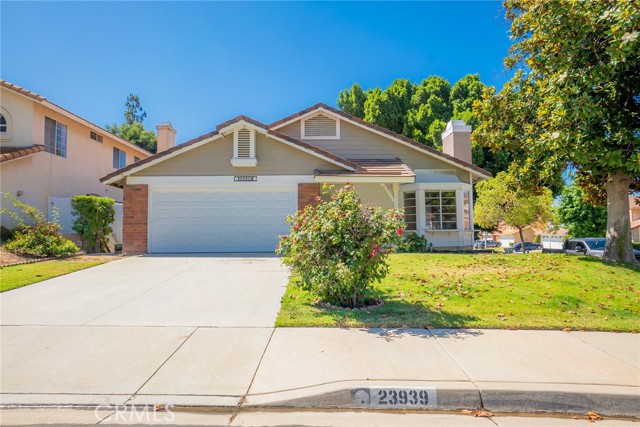 Detail Gallery Image 1 of 38 For 23939 Brittlebush Cir, Moreno Valley,  CA 92557 - 3 Beds | 2 Baths
