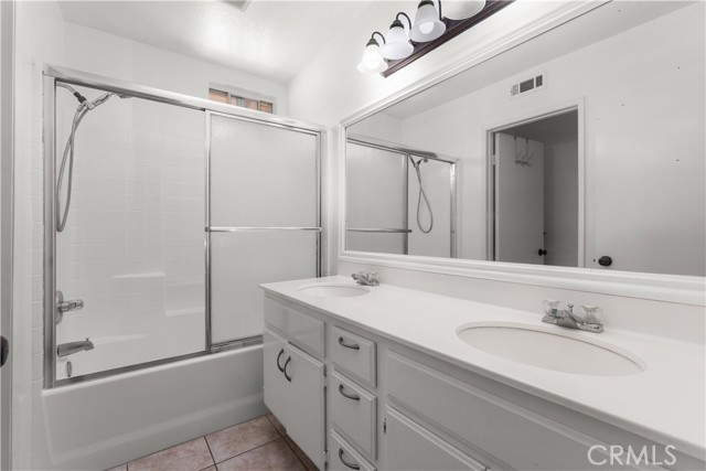 13525 Big Sky Court, Yucaipa CA: https://media.crmls.org/medias/61c24b31-714b-4dfb-bbeb-34fdfca9124f.jpg