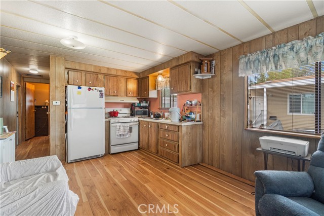 2350 250th Street, Lomita CA: https://media.crmls.org/medias/61c25e5b-9585-44b7-acd2-e613b0f0249e.jpg