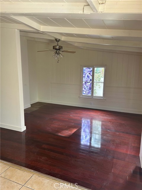 121 W 18th Street, Santa Ana CA: https://media.crmls.org/medias/61c2d79d-03a1-4c1f-a747-90b3102f4616.jpg