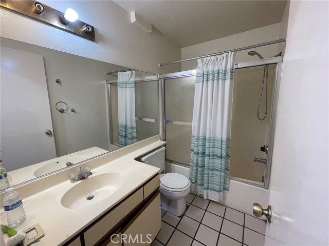 Detail Gallery Image 14 of 22 For 1575 S Reservoir St #H,  Pomona,  CA 91766 - 3 Beds | 3 Baths