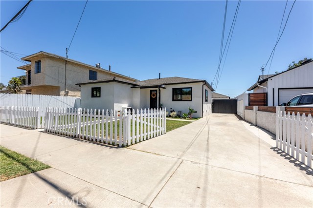 Detail Gallery Image 8 of 64 For 3240 Pacific Ave, Long Beach,  CA 90807 - 4 Beds | 3 Baths