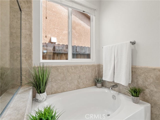 Detail Gallery Image 29 of 40 For 2318 Lombard, Clovis,  CA 93619 - 3 Beds | 2/1 Baths