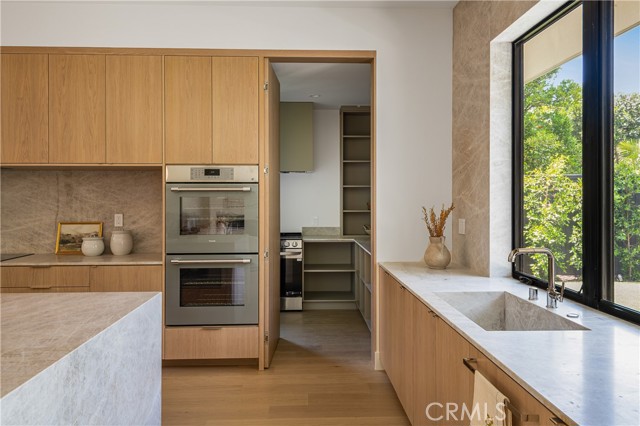 Detail Gallery Image 16 of 62 For 12335 Otsego St, Valley Village,  CA 91607 - 5 Beds | 6/1 Baths