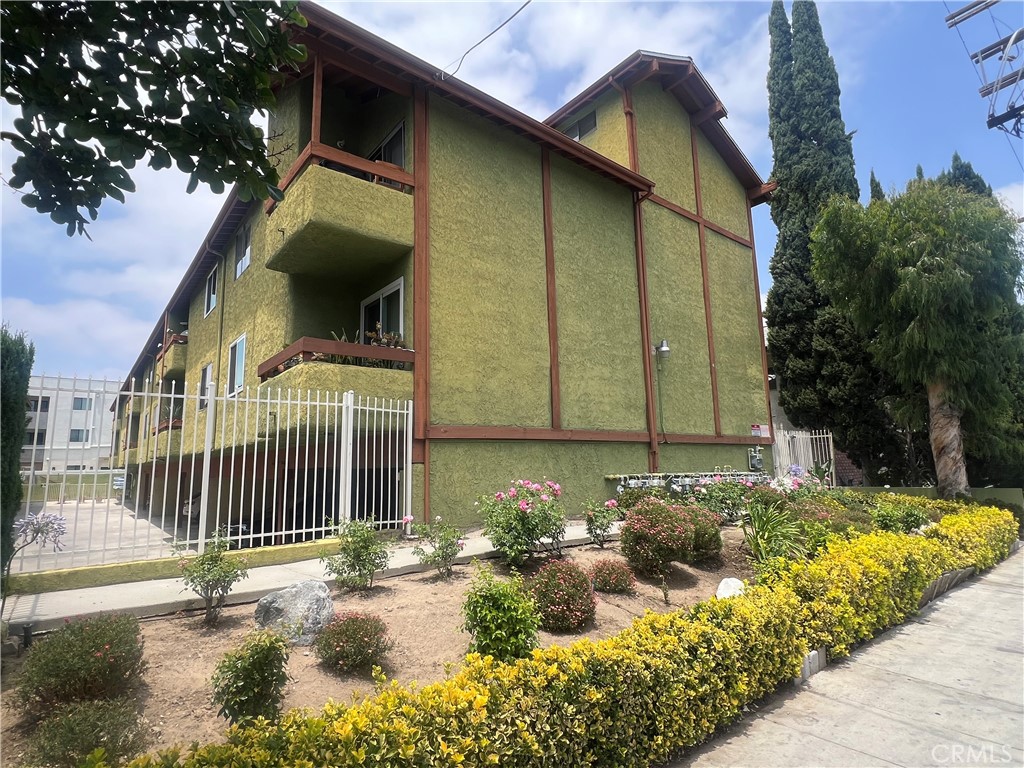 6155 Reseda Boulevard #9