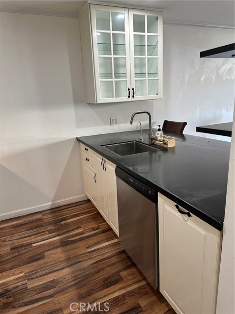 Detail Gallery Image 8 of 16 For 20253 Keswick St #105,  Winnetka,  CA 91306 - 1 Beds | 1 Baths