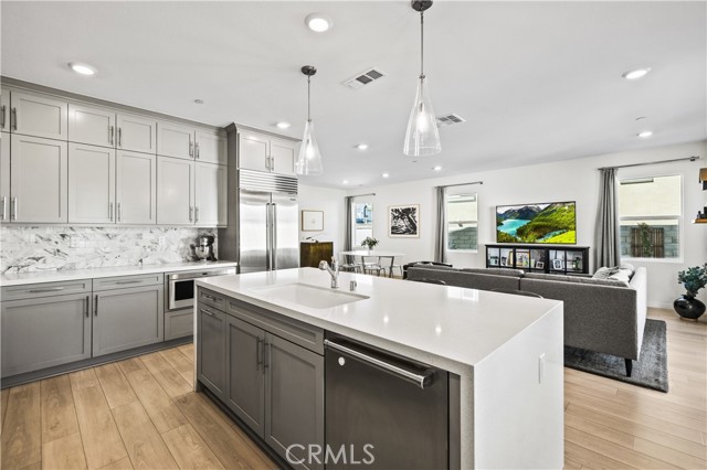 27774 Marquee Drive, Valencia CA: https://media.crmls.org/medias/61c60ff0-4d9d-4acc-9de0-74cb29bda205.jpg