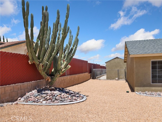 Detail Gallery Image 9 of 42 For 17970 Pitache St, Hesperia,  CA 92345 - 3 Beds | 2 Baths
