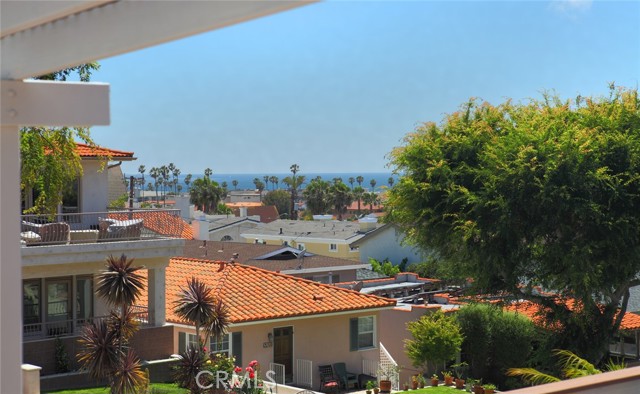 Detail Gallery Image 7 of 37 For 551 Avenue B, Redondo Beach,  CA 90277 - 3 Beds | 2/1 Baths