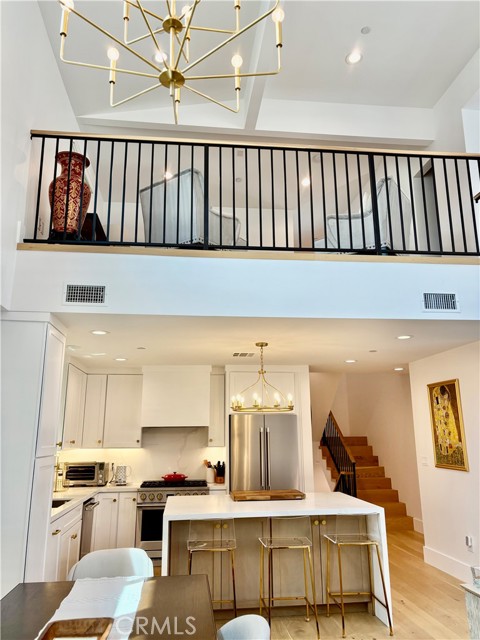 Detail Gallery Image 10 of 43 For 2621 Gates Ave #B,  Redondo Beach,  CA 90278 - 4 Beds | 3 Baths