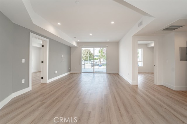 Detail Gallery Image 8 of 29 For 2828 London St #308,  Los Angeles,  CA 90026 - 2 Beds | 2 Baths