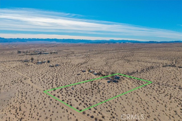 1421 Sunrise Avenue, 29 Palms CA: https://media.crmls.org/medias/61c70cb3-65bc-471d-805e-78457f24926d.jpg