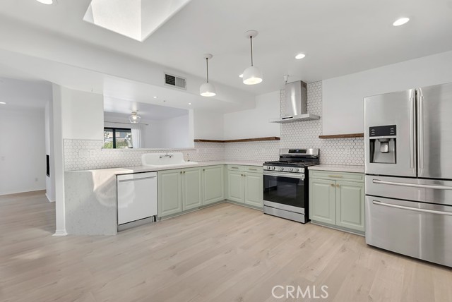 Image 7 of 39 For 17735 Kinzie Street 304