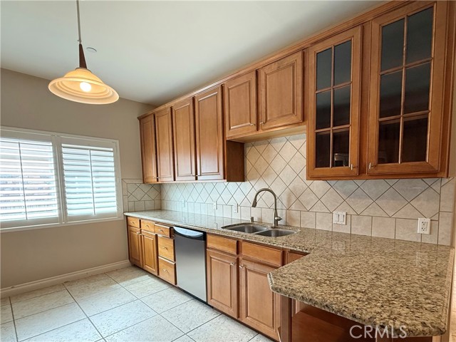 Detail Gallery Image 7 of 17 For 5241 Colodny Dr #403,  Agoura Hills,  CA 91301 - 3 Beds | 2/1 Baths