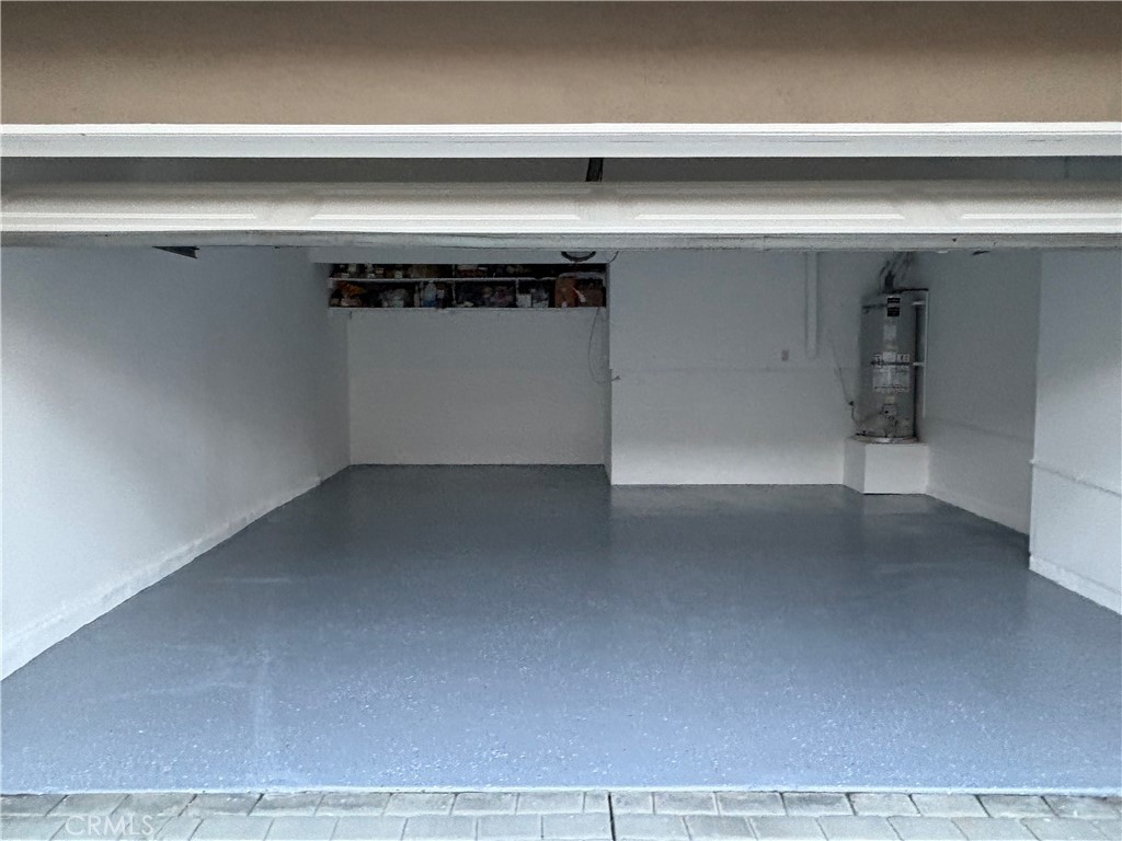 https://media.crmls.org/medias/61c824a4-02b6-4d2a-9567-a46db4a0148e.jpg?preset=X-Large