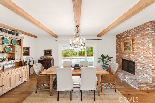 Detail Gallery Image 12 of 30 For 23843 Crosson Dr, Woodland Hills,  CA 91367 - 3 Beds | 2/1 Baths