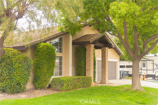 Detail Gallery Image 2 of 48 For 980 Creston Way, Beaumont,  CA 92223 - 4 Beds | 2 Baths
