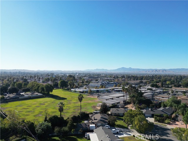 3688 Hoover Street, Riverside CA: https://media.crmls.org/medias/61ca0f74-3dae-468d-86f0-9eb7f517b351.jpg