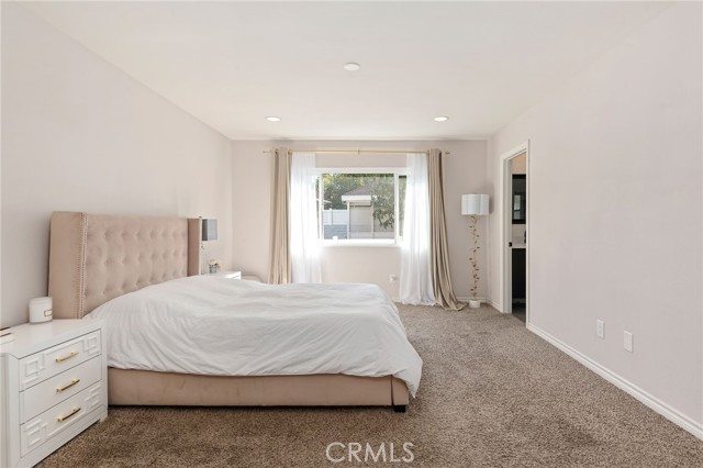 Detail Gallery Image 16 of 29 For 12724 Byron Ave, Granada Hills,  CA 91344 - 4 Beds | 2 Baths