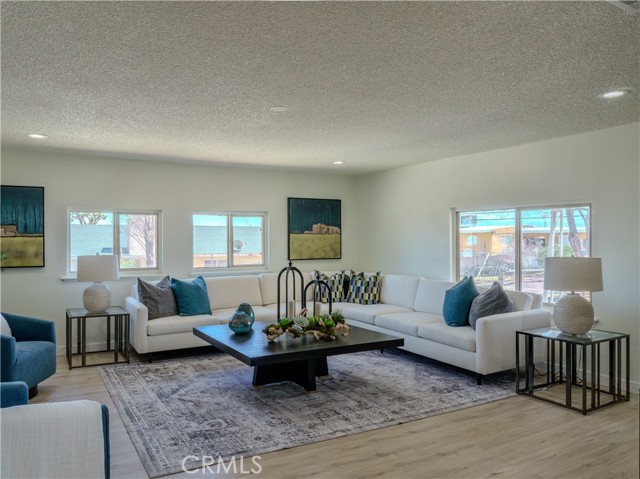 Detail Gallery Image 12 of 42 For 15801 Malpais Ln, Victorville,  CA 92394 - 3 Beds | 2 Baths