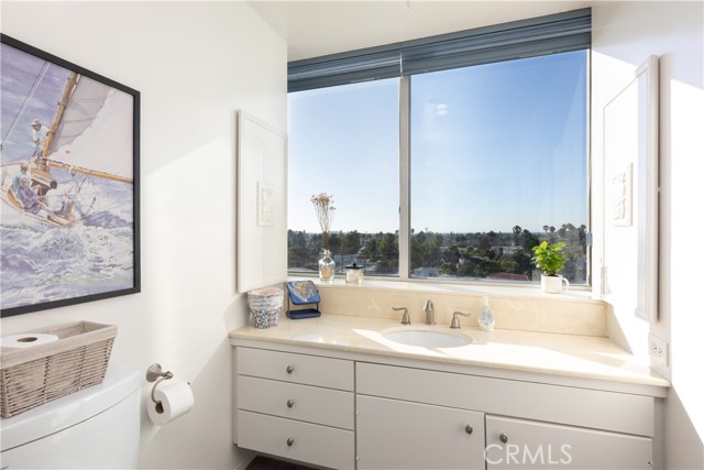 2999 E Ocean Blvd, Long Beach CA: https://media.crmls.org/medias/61ca9723-125b-47e5-a273-1c6090ab9b26.jpg