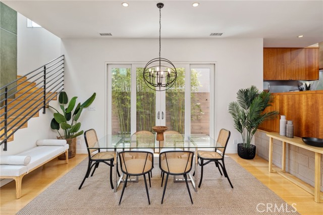 Image 6 of 25 For 2710 Pine Ave.