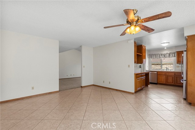 25530 Meadow Mont Street, Valencia CA: https://media.crmls.org/medias/61cb4e4b-fe54-4716-8c6a-70ddc413e75e.jpg
